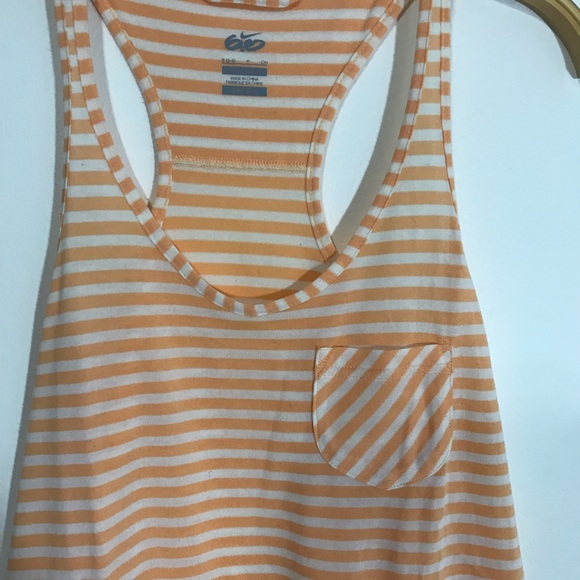 ❗️🏋️‍♀️ Nike Striped Dry Fit Tank Top - Picture 3 of 4